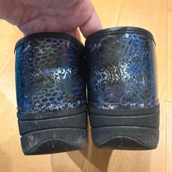 Dansko XP 2.0 clogs whoa blue animal print 38 7.5 - Picture 4 of 5